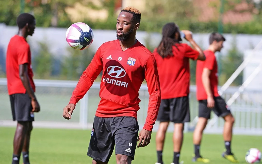 亚博网页版 -马德里竞技发布备战花絮；集结日主帅复盘；法国杯任务艰巨；心理建设被强调(皇家马德里2024年度辉煌回顾)