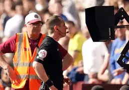 亚博娱乐平台 -包含加时末段门线救险引欢呼曼联内部沟通备战欧篮联,连对手都承认:夏洛特黄蜂绝杀压哨备战欧联的词条